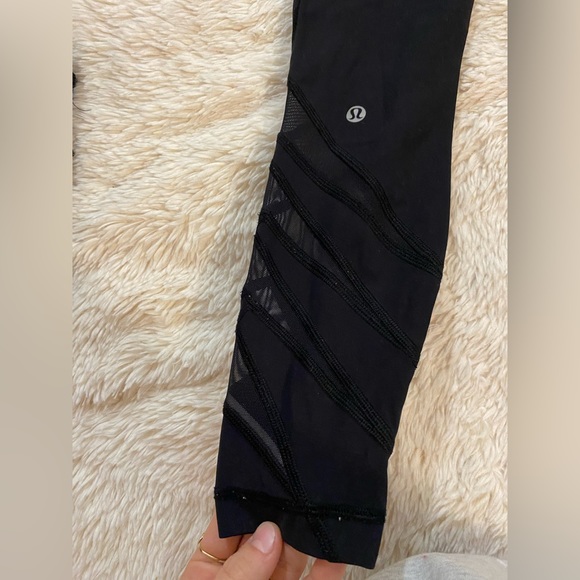 Lulu lemon size 2 mesh leggings - Picture 3 of 7